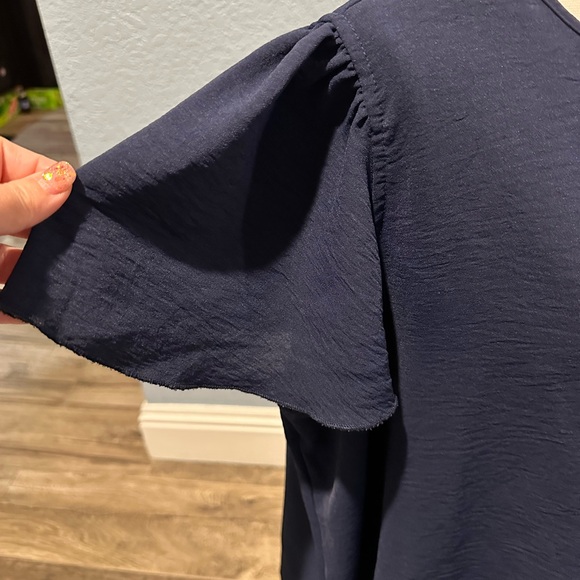 BloomChic Navy Top - Picture 3 of 5